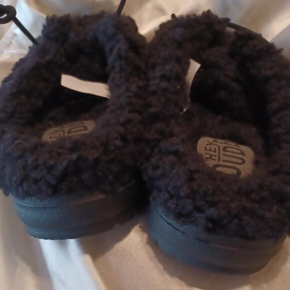 NWOT Hey Dude Black Wendy Faux Shearling Slippers - Picture 5 of 6